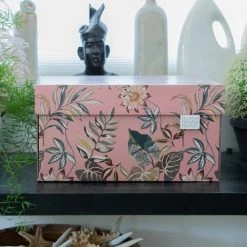 Dutch Design Brand Boîtes Boite De Rangement Floral Garden 39,5x32x21cm Carton Rose 10 Dutch Design Brand Boîtes Boite De Rangement Floral Garden 39,5x32x21cm Carton Rose -Rangements déco Soldes boite de rangement floral garden 39 5x32x21cm carton rose 2