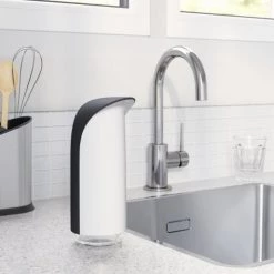 Umbra Rangements Salle De Bain Distributeur à Savon Et Liquide Hydroalcoolique 255ml Noir Et Blanc -Rangements déco Soldes distributeur a savon et liquide hydroalcoolique 255ml noir et blanc 2