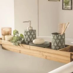 Guy Levasseur Rangements Salle De Bain Distributeur De Savon En Béton Vert 7 Guy Levasseur Rangements Salle De Bain Distributeur De Savon En Béton Vert -Rangements déco Soldes distributeur de savon en beton vert 2