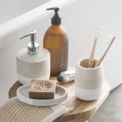 Guy Levasseur Rangements Salle De Bain Distributeur De Savon En Polyrésine Ecru -Rangements déco Soldes distributeur de savon en polyresine ecru 2