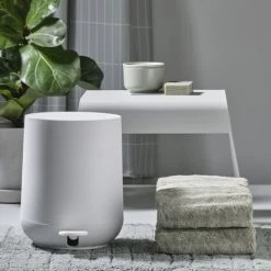 Zone Denmark Rangements Salle De Bain Poubelle à Pédale En Plastique Blanc 3L -Rangements déco Soldes poubelle a pedale en plastique blanc 3l 7