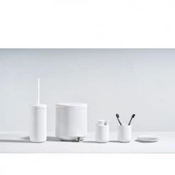 Zone Denmark Rangements Salle De Bain Poubelle à Pédale En Plastique Gris Clair -Rangements déco Soldes poubelle a pedale en plastique gris clair 2